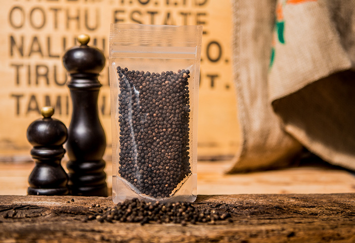 transparenter Doypack mit Pfeffer